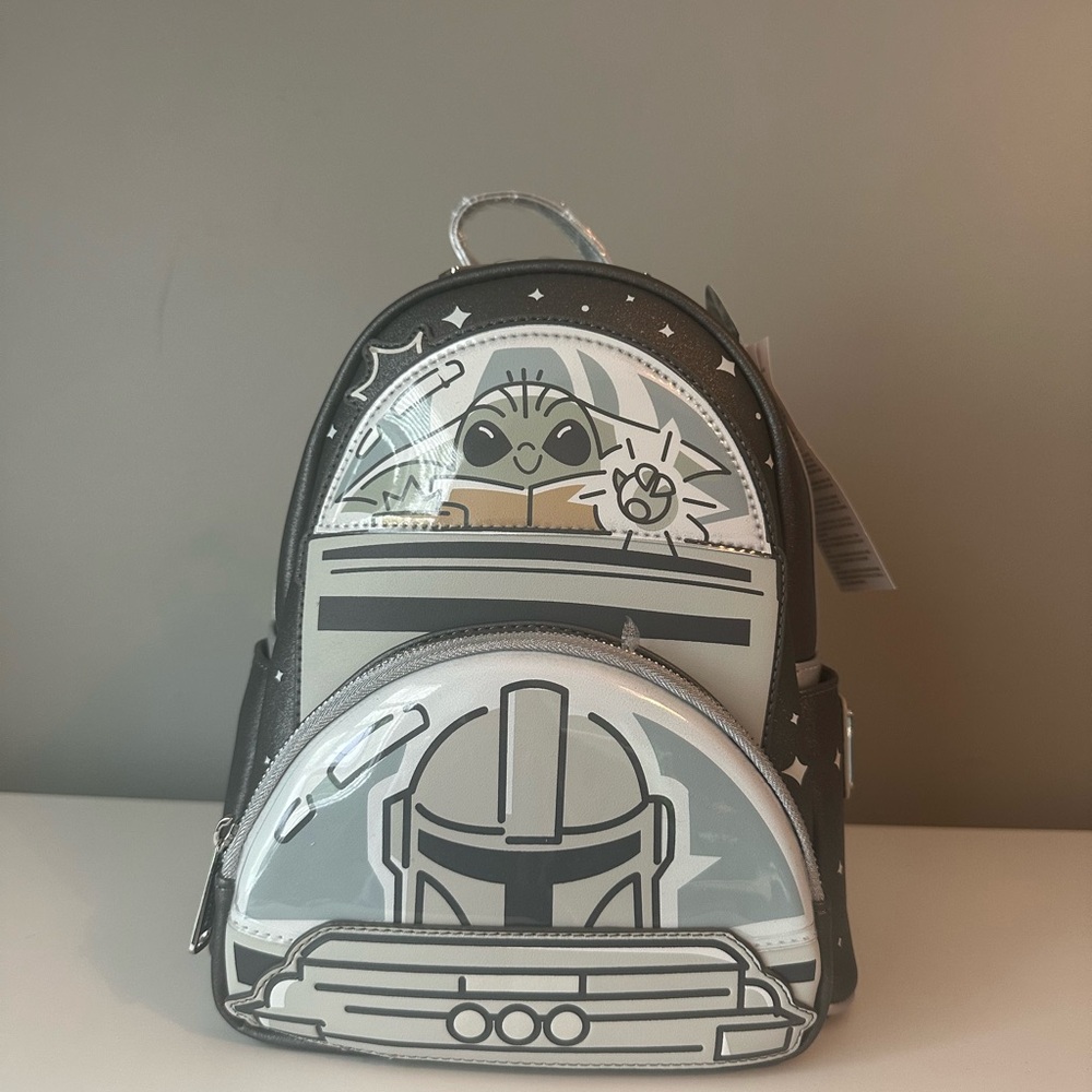 NWT STAR Wars Loungefly w/ Baby Yoda (Grogu) and Mandalorian. Glows in the dark